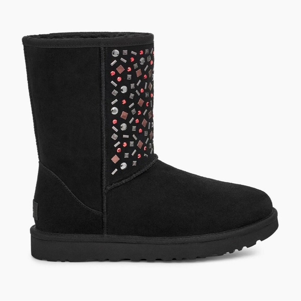 NIB Women’s Size 5 (European Size 36) UGG Classic Short Stud II Winter Boots